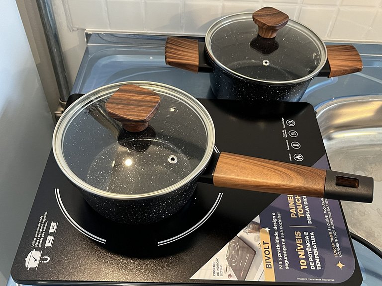 "Studio aconchegante próximo ao metrô e atrações"