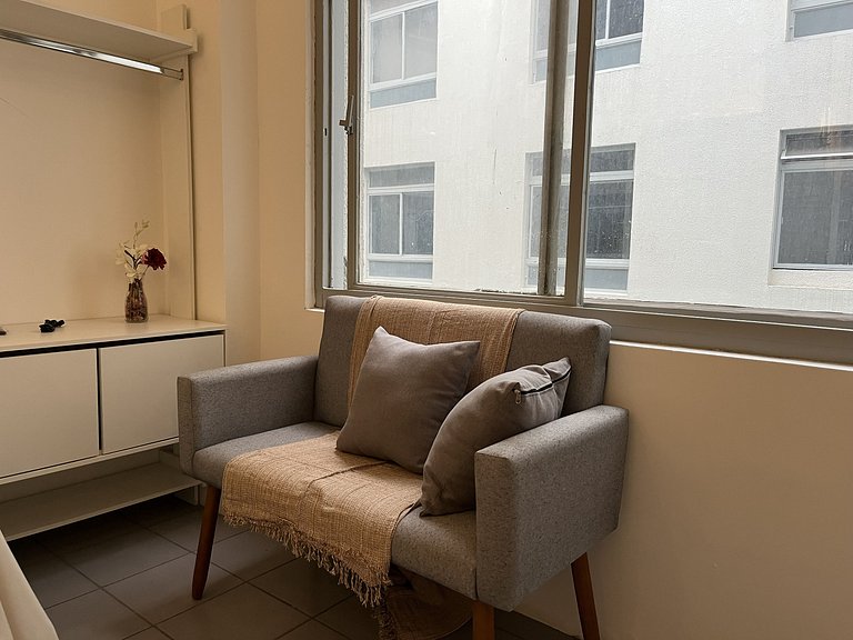 Studio compacto e confortável no coração da cidade